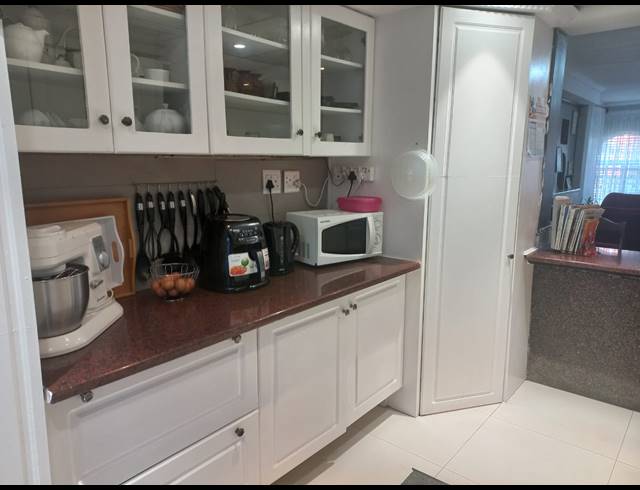 4 BEDROOM HOUSE FOR SALE IN WOODLANDS